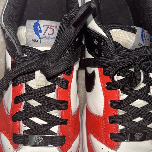 Dunk Low Emb NBA 75th Anniversary Chicago Bulls Gs - Size 7Y - Picture 4 of 4